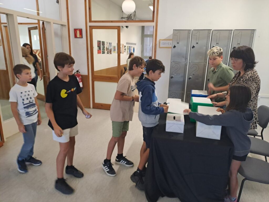 Votacions eleccions participatives representants dels alumnes