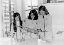 60 anys aprenent Ciència