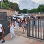 Alumnat de Batxillerat entrant a l’Escola Garbí Pere Vergés a l’inici de curs